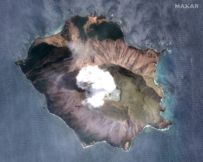 NZ military set for risky mission to retrieve bodies from volcano