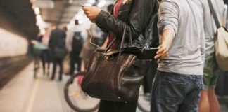 Five Lankans held as Melbourne police bust pickpocketing ring