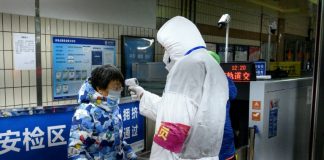 China virus death toll tops 106 as contagion spreads abroad