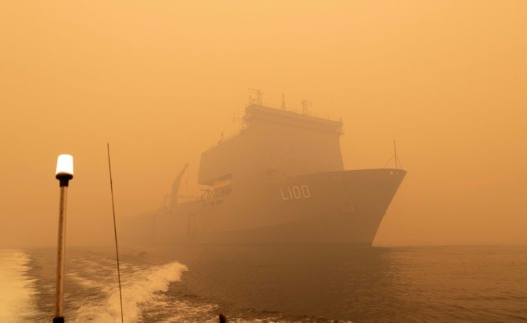 Military evacuates fire-hit Australian town