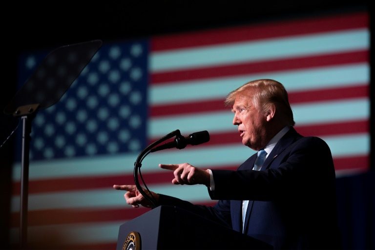 Crude and gold extend gains, stocks sink on fear of US-Iran war