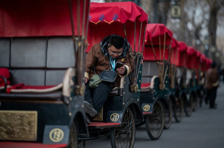 Chinese economic growth hits three-decade low