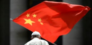 Chinese, Vatican foreign ministers hold first meeting