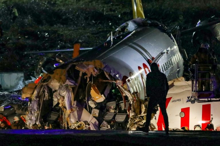 Three dead, scores hurt, in Turkey plane accident