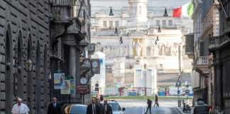 Major banks move to calm coronavirus fears as toll passes 6,000