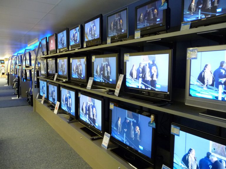 Committee to issue television and broadcasting licenses
