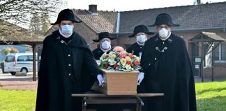 French brotherhood braves pandemic to bury the destitute