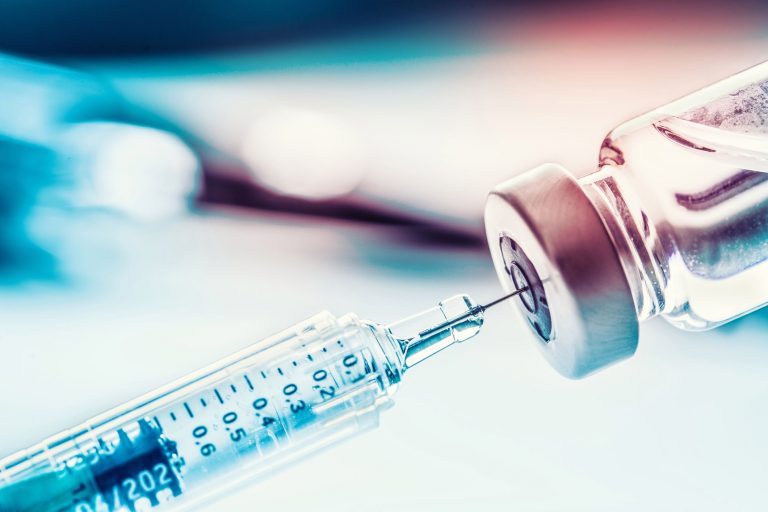 US volunteers test first vaccine