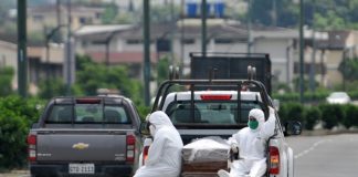 Waiting for news of the dead at the heart of Ecuador’s virus outbreak