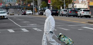 Trump to curb immigration as experts fear second virus wave