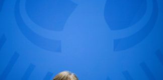 Merkel to face mounting lockdown revolt at key meeting