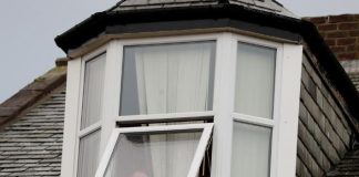 Britons fear leaving homes even if lockdown lifted, poll shows