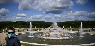 EU eyes reopening borders as virus grinds down global economy