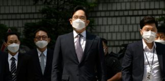 Samsung heir avoids arrest over controversial merger