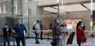 Australia closes state border for first time in 100 years to halt coronavirus