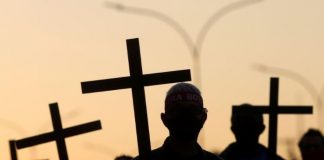 Global coronavirus deaths approach 800,000