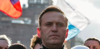 Navalny team says Novichok was found on water bottle in hotel room
