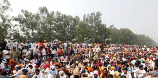 Indian farmers block roads, railways as protests mount over farm bills
