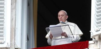 Pope says free market, ‘trickle-down’ policies fail society