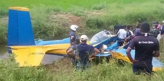 SLAF training aircraft crash lands in Kantale (Photos)