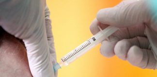 Vaccinated US nurse contracts COVID-19