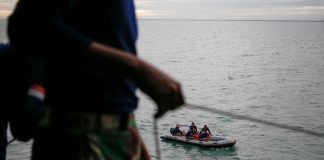 Indonesia uses unmanned undersea vehicle in hunt for air crash victims, ‘black boxes’