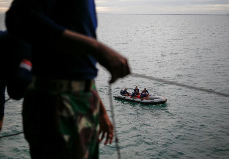 Indonesia uses unmanned undersea vehicle in hunt for air crash victims, ‘black boxes’