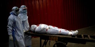 Global COVID-19 death toll tops 2 million