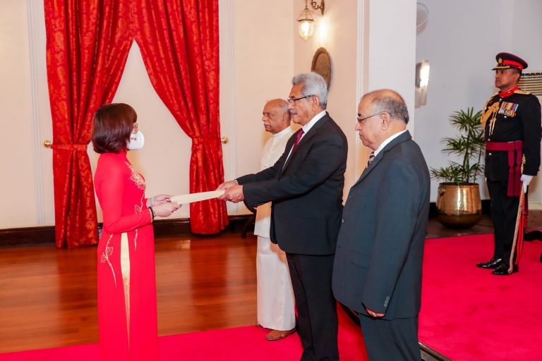 Vietnam’s support to promote investment and trading (Photos)