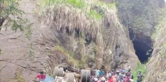 07 dead & 20 others injured after a bus went down a precipice at 13th mile post in Passara on Lunugala – Colombo road