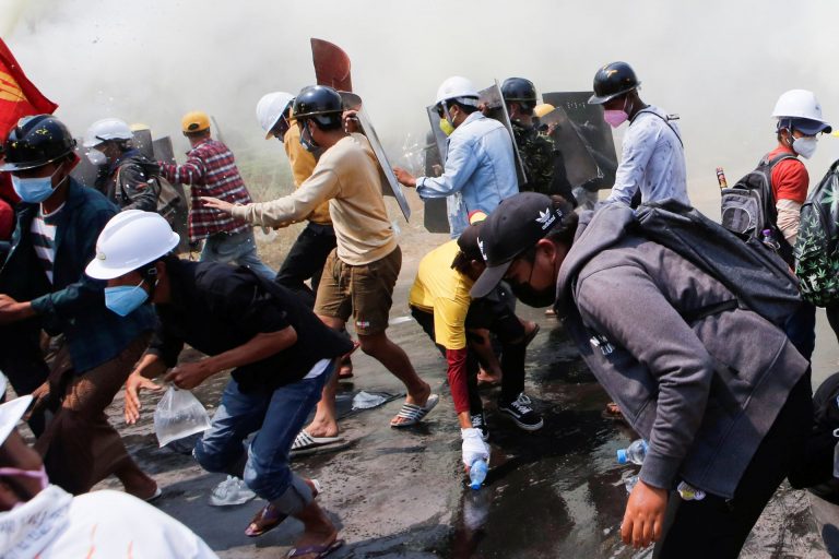 Myanmar protesters able to leave Yangon district after being trapped (Photos)