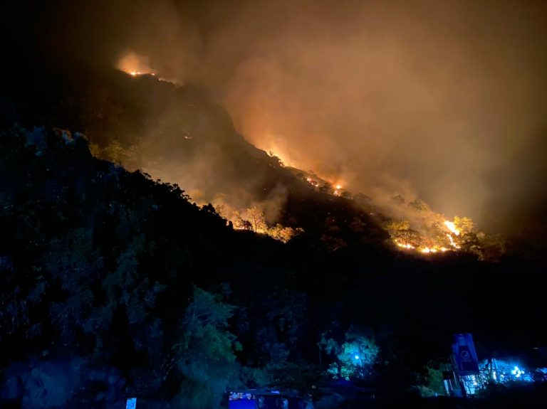 SLAF deploys helicopter to douse fire at Ravana Ella forest reserve