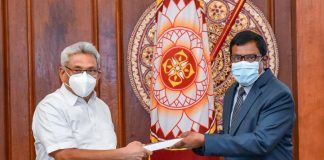 Expert committee report on solid waste management handed over to President (Photos)