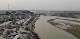 The bodies of at least 40 people have washed up on the banks of the Ganges river in northern India, officials say