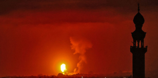 Countries worldwide have appealed for calm after days of unrest spiralled into retaliatory attacks by Israel and Palestinians