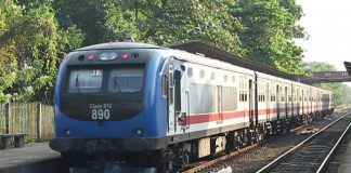 Trains delay due to signal failure