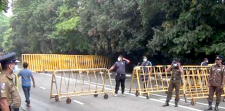 Parliament access road closed